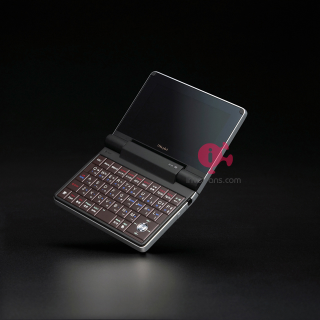 Illustration for article titled iRiver M10 and D5 Players Bring Glossy Black Back in Fashion
